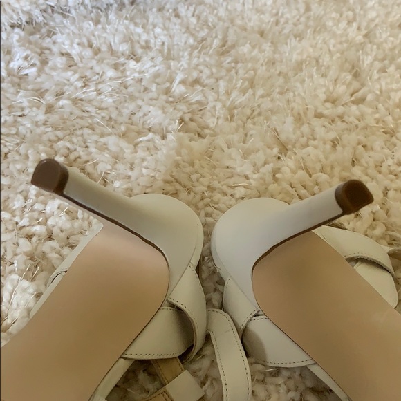 Guess white heel wood platform sandals - Picture 7 of 8